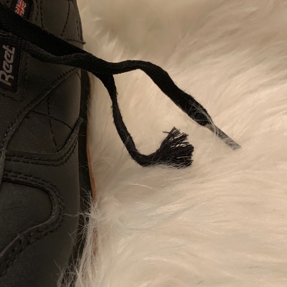 Reebok Kids Black Sneakers with Brown Soles - Picture 5 of 9